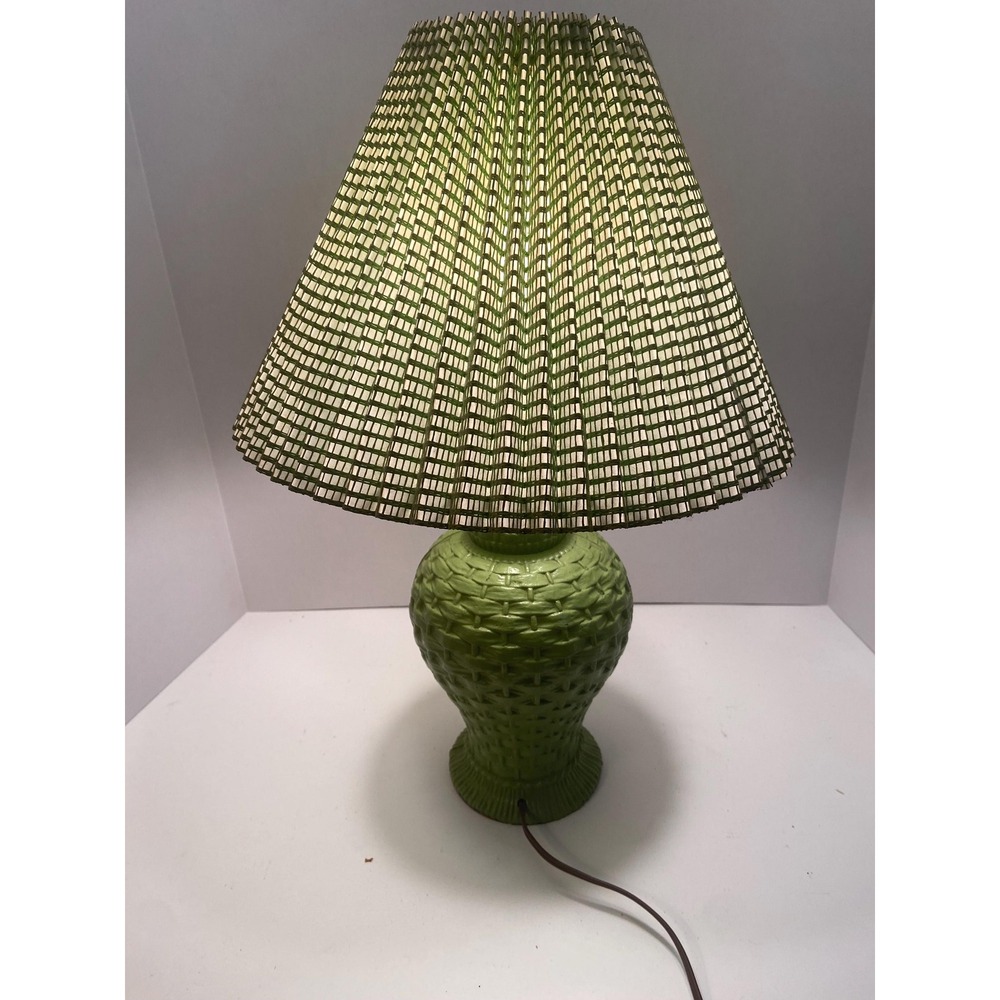 Vintage 1970s Green Plastic Basket Weave Table Lamp w/ Shade 20in